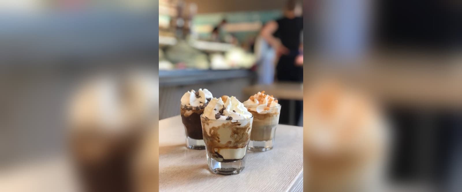 Affogato: Espresso über Vanilleeis