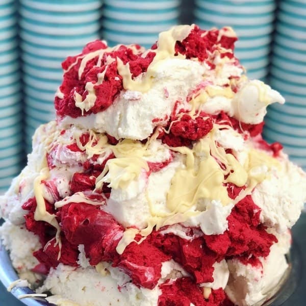 Tonka-Himbeere Eis