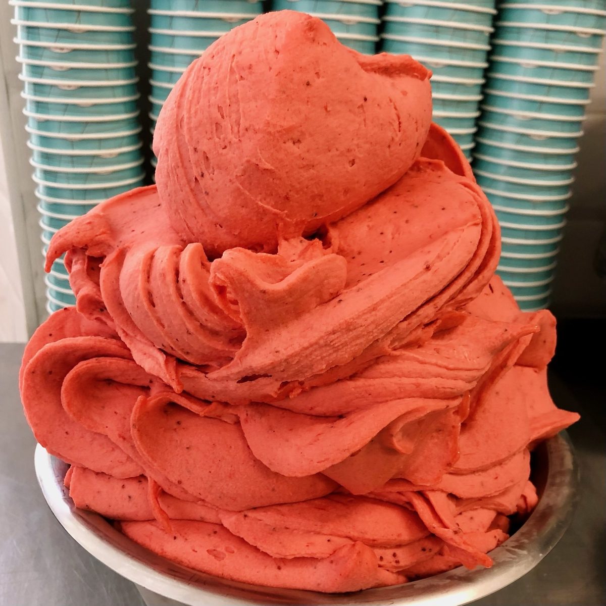 Erdbeereis / Erdbeersorbet bei Katchi Ice Cream